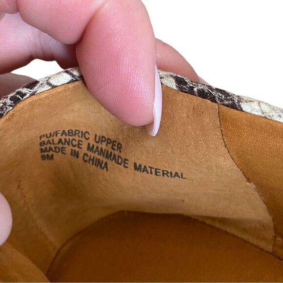 Tesori Snake Print Flats Size 9 - Picture 5 of 8